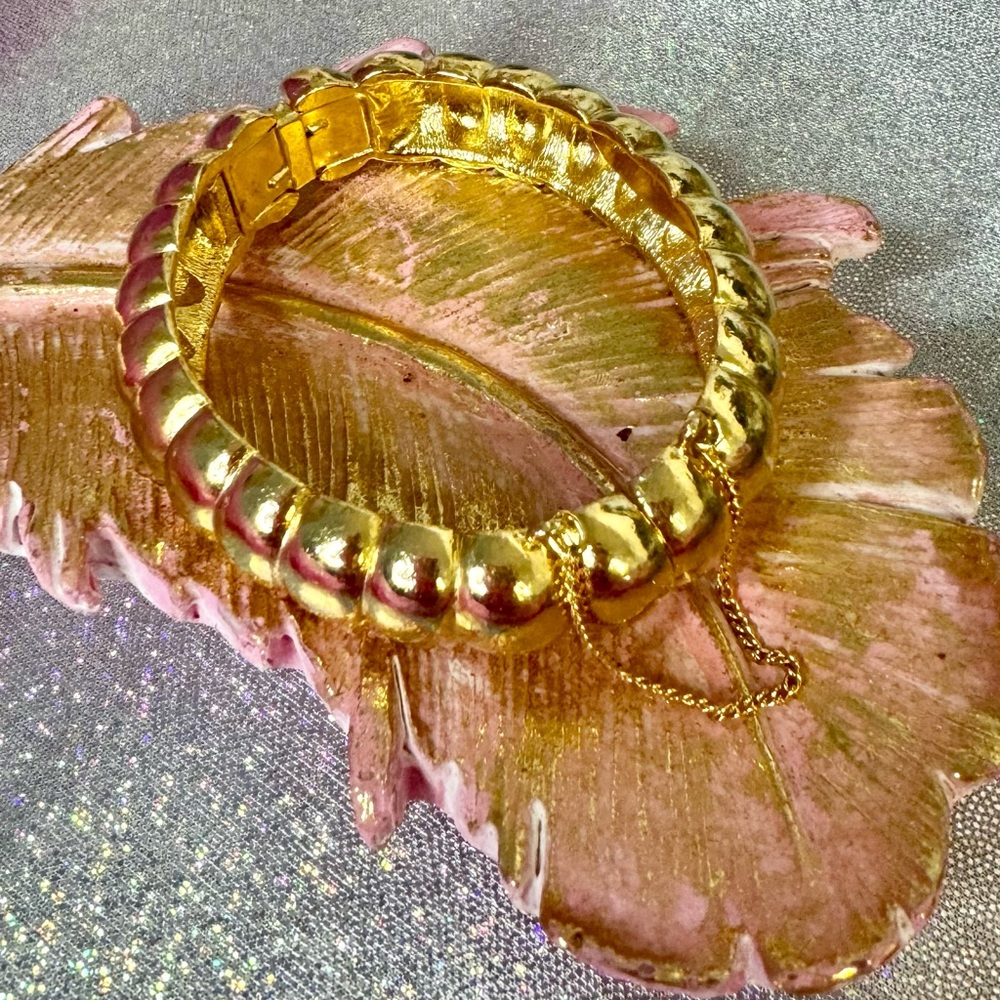 Vintage Lisner Gold Clamper Bracelet with safety chain excellent condition